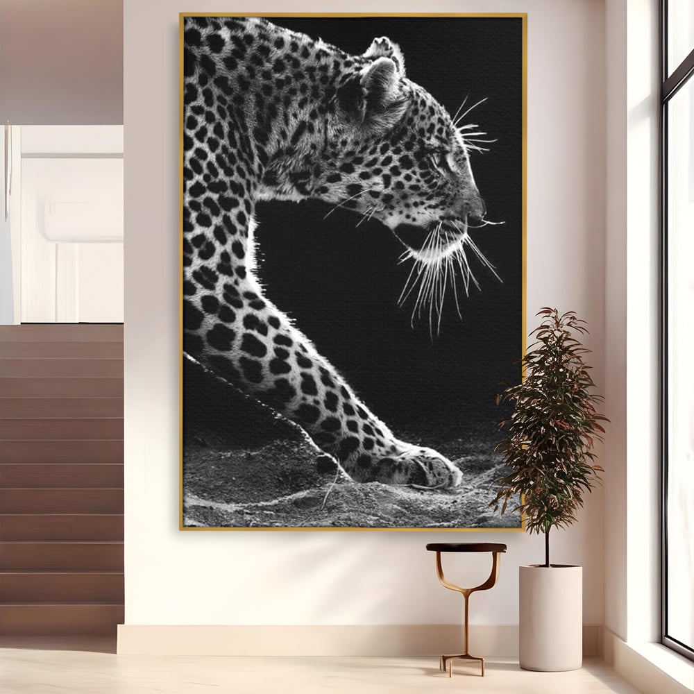Tablou canvas cu tablou canvas cu leopard in profil, in rama de aluminiu auriu
